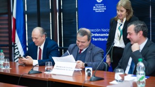 MVOT, Ministerio Vivienda y Ordenamiento Territorial, Raul Lozano, intendencias, gestion territorial