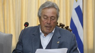 Antía anunció 400 lugares de estacionamiento para el centro de Maldonado y dijo que el territorio no puede transformarse en un caos por la cantidad de veehiculos que circulan