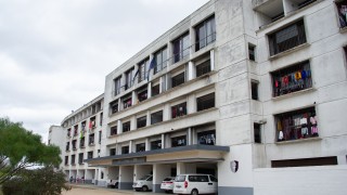 Sindicato de penitenciarios afirma que traslado de presas a establecimientos del interior del país "empeoraría" la vida de las reclusas y no soluciona problema de fondo