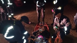 Una mujer se accidentó en la cima del Pan de Azúcar cuando bomberos de varios destacamentos realizaban curso de rescate