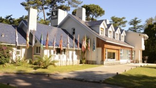 CLAEH y CONMEBOL firman acuerdo para brindar en Uruguay cursos en diversas áreas relacionadas con el fútbol