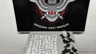Pikachú, conocido delincuente local, se refugió en comisaría porque otro hombre lo perseguía: cargaba con 170 envoltorios de cocaína y terminó otra vez en la cárcel