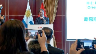 Economía verde y digital: Lacalle Pou disertó ante empresarios e inversores de Cámara de Comercio China