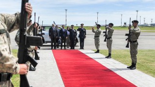 Presidente Lacalle Pou retornó a Uruguay tras misión oficial a China