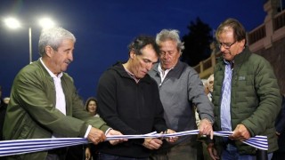 Antía dejó inaugurada nueva iluminación del murallón de Piriápolis junto a otras obras y encendió paella gigante