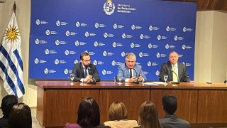 Uruguay logró aprobación argentina para dragado del canal de acceso al puerto de Montevideo