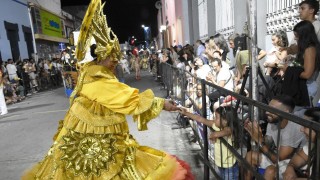 San Carlos vivió y disfrutó una noche de carnaval junto a vecinos y agrupaciones