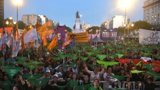 El partido de Milei presenta un proyecto para derogar la ley del aborto en Argentina