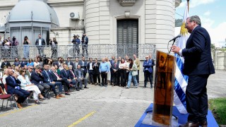 Asumió Armando Castaingdebat como ministro de Defensa Nacional