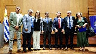 Lacalle Pou, fortalecimiento de competencias, gobierno, intendencias, municipios, capacitacion, funcionarios, ONSC, oficina servicio civil