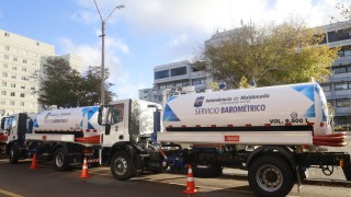 Casi 750 mil dólares de inversión en barométricas y camiones para los municipios