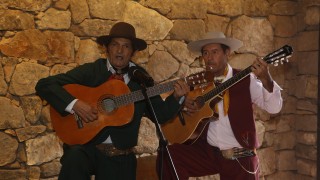 Aigua, fiesta del jabali, Aigua en Mayo