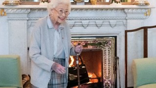 La reina Isabel II está bajo supervisión médica por su frágil estado de salud