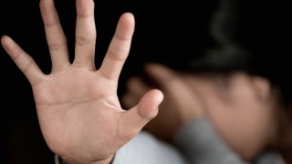 Femicidio en Punta Colorada: hombre le disparó a su pareja luego de que la justicia le impusiera prohibición de comunicación y acercamiento