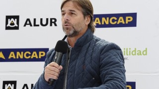 Lacalle Pou participó en inicio de zafra 2024 de caña de azúcar