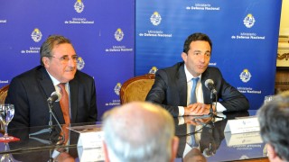 MDN, Armando Castaingdebat, Aeropuertos Uruguay, aeropuerto Carrasco