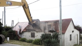 Luego de 30 años se recuperó faja costera y demolieron construcciones irregulares en Punta Colorada