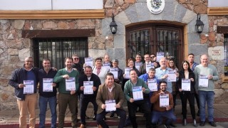 Echeverría presentó en la Corte Electoral las 21 listas que respaldan su candidatura