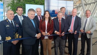 Uruguay recibió el primer vuelo de JetSMART que opera el puente aéreo desde Buenos Aires