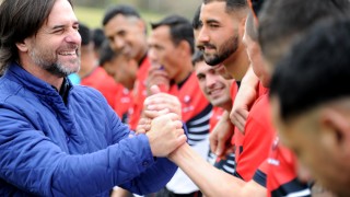 Lacalle Pou presenció encuentro internacional de rugby entre exreclusos