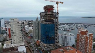 Carballal visitó obra del WTC y destacó inversión y trabajo