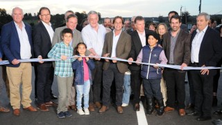 Gobierno inauguró obras de doble vía en Ruta 8 para favorecer desarrollo productivo y seguridad vial