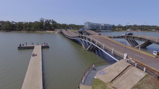 Se evalúa daño estructural en unos de los puentes ondulantes de La Barra