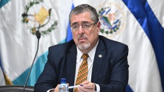 “Nunca más el autoritarismo”: Arévalo juró como presidente de Guatemala tras aluvión de obstáculos