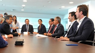 Firma de contrato: "proyecto Arazatí permitirá contar con fuente alternativa de agua potable"