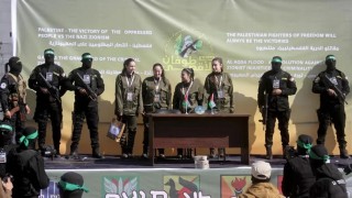 Cuatro rehenes fueron liberadas en Gaza en canje por 200 palestinos excarcelados por Israel