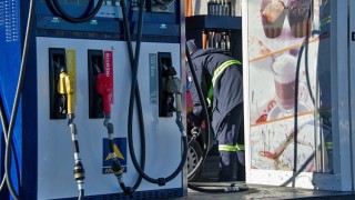 Precios de naftas y supergás se mantendrán en febrero, mientras que el del gasoil se ajustará debido a suba internacional
