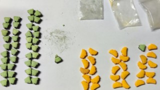 Mujer transportaba 74 gramos de cocaína y 72 pastillas de metanfetaminas para vender en fiesta en Punta del Este