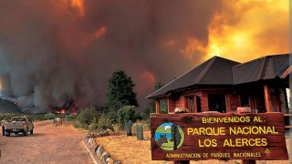 El fuego avanza en la Patagonia argentina, donde ya consumió 28.100 hectáreas