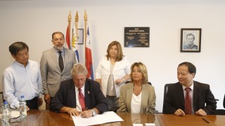 Antía destacó la relación cultural con China durante firma de hermanamiento entre provincia de Sanya y Punta del Este