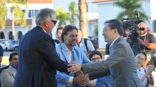 Lacalle Pou participó de embarque de reproductores Angus, Hereford y Braford a China