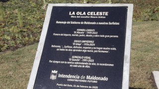 La ola celeste en La Barra: "una escultura que representa parte de la identidad de Maldonado"
