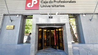 Directorio de Caja de Profesionales rechazó declaraciones de director suplente y exhortó a "extremar cuidados" en manifestaciones públicas