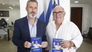 Abella fue el primer candidato en presentar programa de gobierno ante la Corte Electoral, rodeado de técnicos "que pensaron un Maldonado a 30 años"