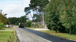 IDM mejora infraestructura vial del barrio Parque Burnett con inversión de 370.000 dólares