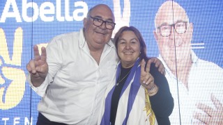 Abella y Antía encabezaron multitudinaria caminata en San Carlos