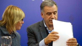 Gobierno "retoma rumbo histórico" de Uruguay en estrategia de control de consumo de tabaco