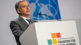Yamandu Orsi, Sevilla, conferencia, financiacion para el desarrollo