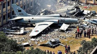 Un caza de la Fuerza Aérea de Bangladesh se estrella contra una escuela en Daca y deja 19 muertos y 164 heridos