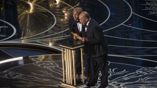 La Academia pone como regla que sus miembros votantes vean las películas