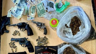 Cuatro detenidos, droga, dinero, armas y una moto robada como saldo de Operación Carrara en Zona Oeste