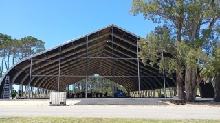 Eventos y temporada: intendencia llama a licitación pública para carpa de shows en El Placer