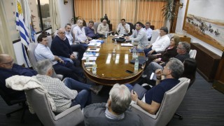 Abella y el presupuesto: gobernar, no hacer tanta política, pensar en este tiempo y no en 2030