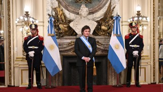 Milei se juega la fuerza de su liderazgo en elecciones legislativas de medio término en Buenos Aires