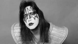 El guitarrista de Kiss, Ace Frehley, murió a los 74 años