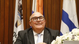 Abella cumple 100 días de gobierno: destacan "inédita aprobación del presupuesto, diálogo político y social, austeridad y acuerdo con sindicato"